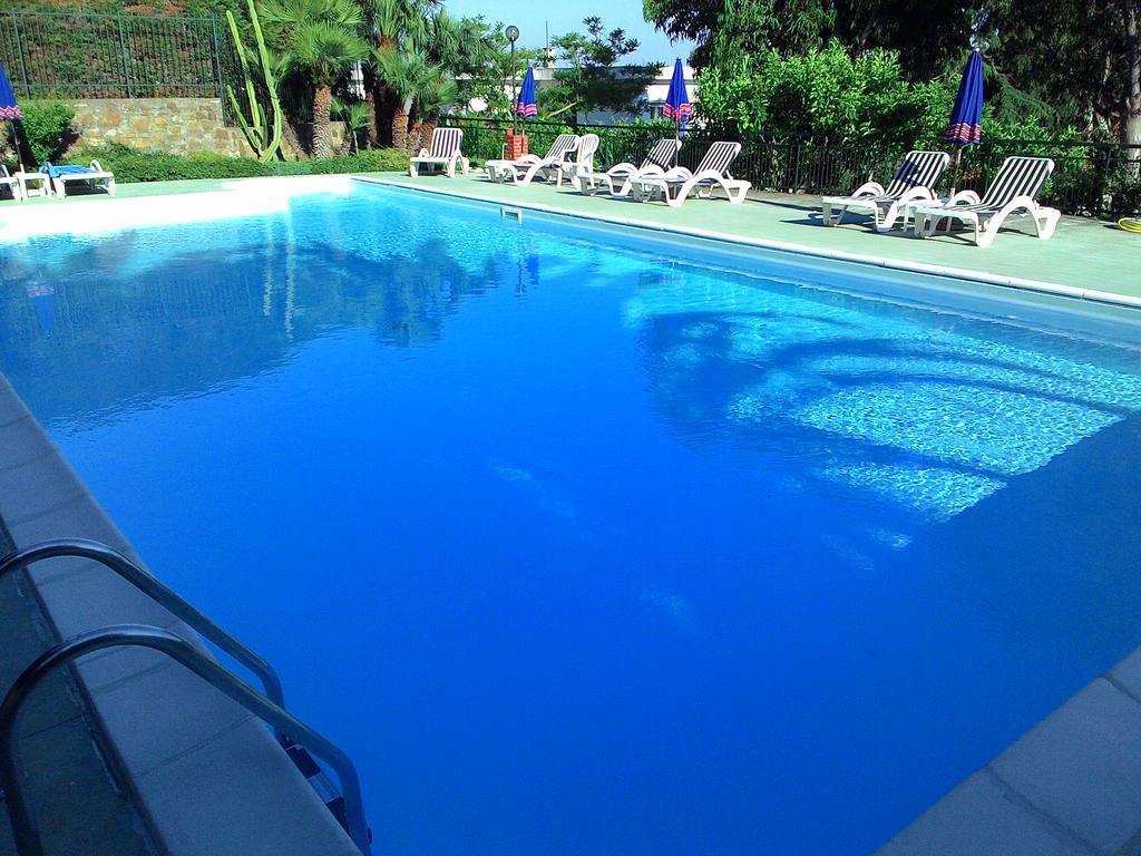 דיאנו מרינה Residence La Carruba מראה חיצוני תמונה
